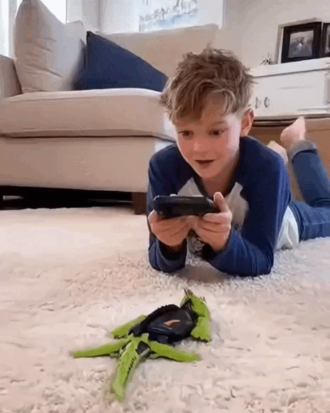 壁登り カメレオン 電動リモコンおもちゃ